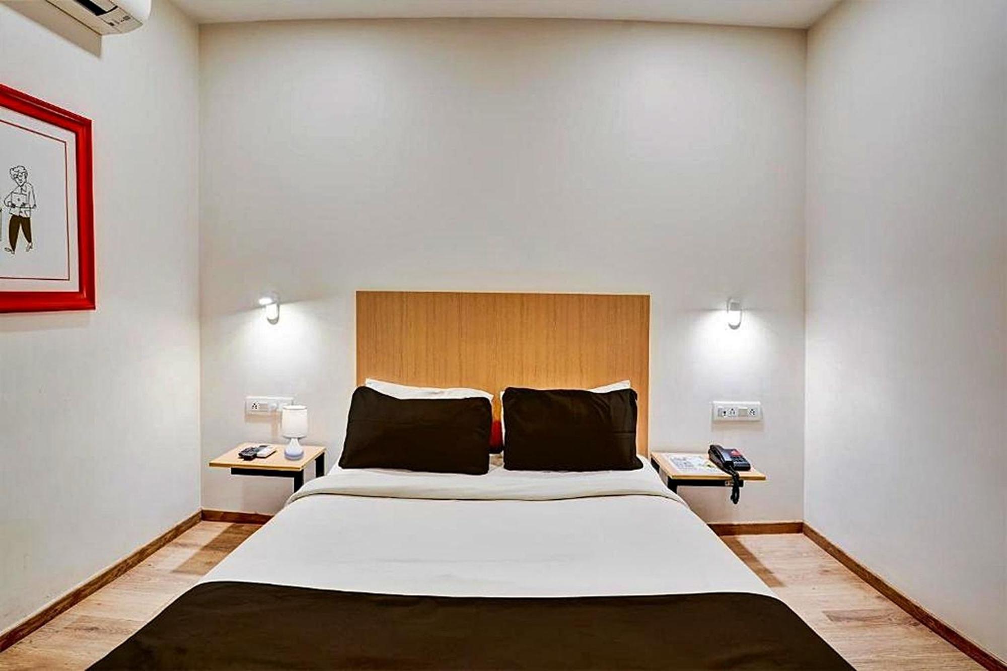 Hotel Sunlight Inn Yeni Delhi Dış mekan fotoğraf