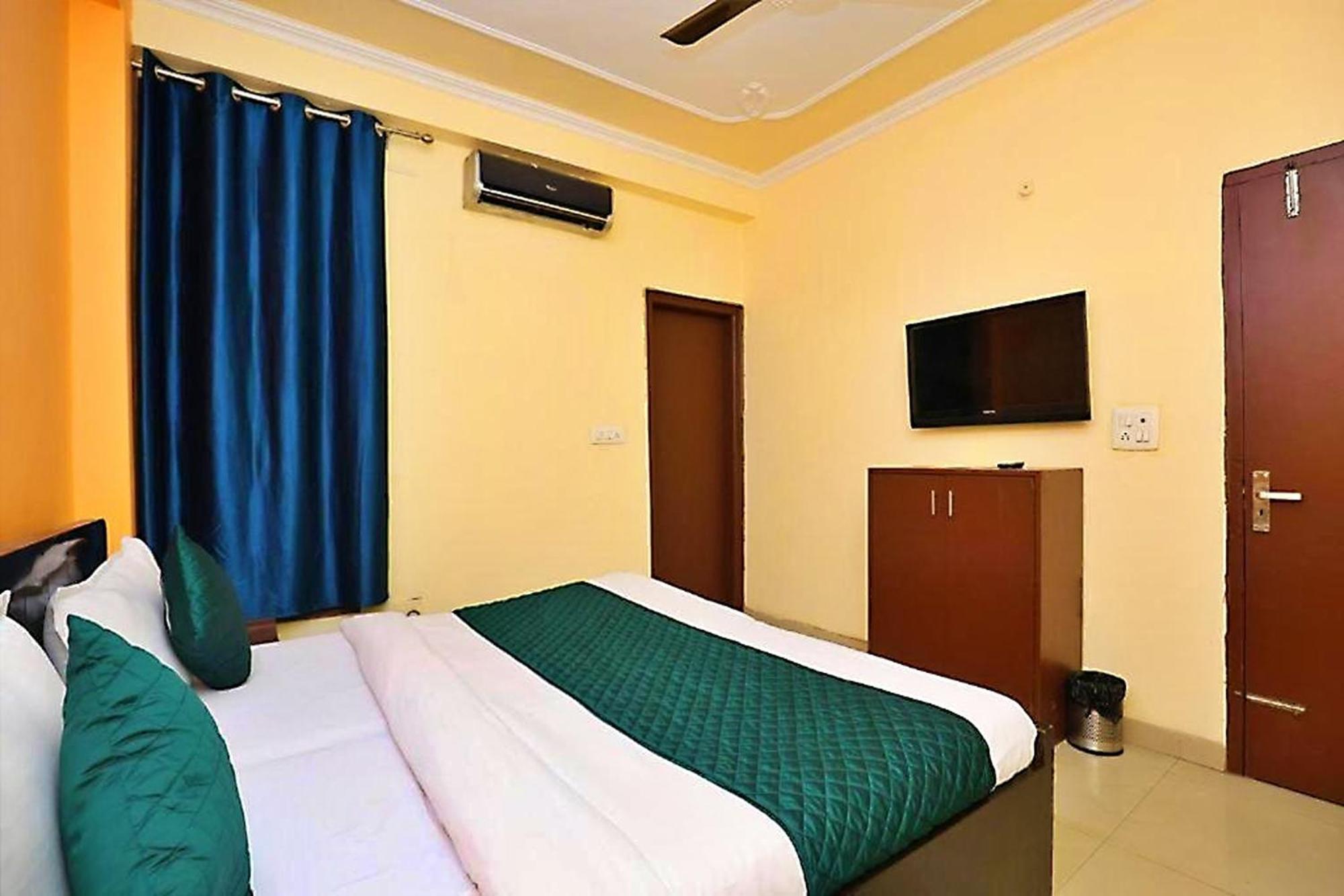 Hotel Sunlight Inn Yeni Delhi Dış mekan fotoğraf