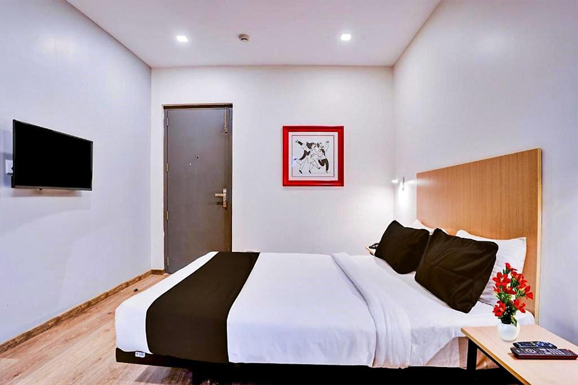 Hotel Sunlight Inn Yeni Delhi Dış mekan fotoğraf